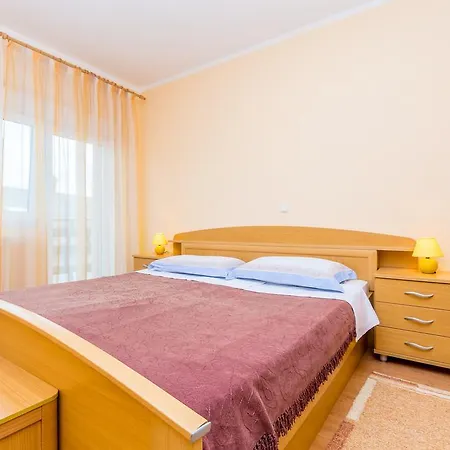 Apartament Lucija *