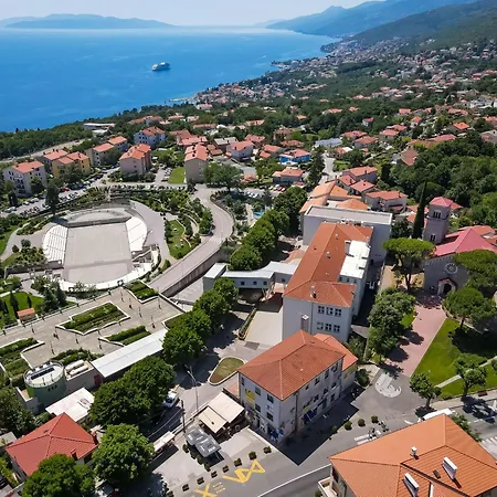 Διαμέρισμα Lucija *